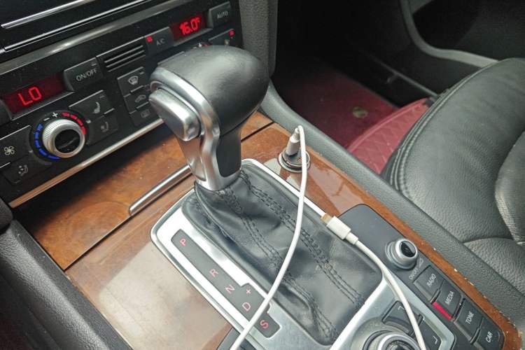 Used Audi Q7 2013 35 TFSI Technology Edition Gear Lever
