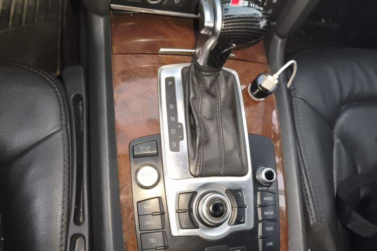 Used Audi Q7 2013 35 TDI Leading Model Gear Lever