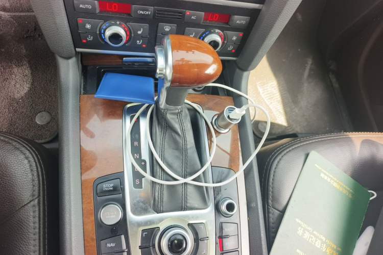 Used Audi Q7 2013 35 TFSI Comfort Model Gear Lever