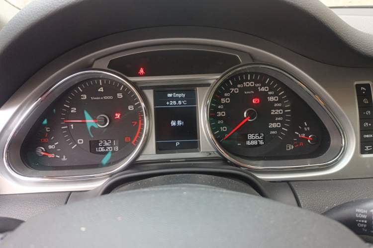 Used Audi Q7 2013 35 TFSI Ambition Edition Instrument Cluster
