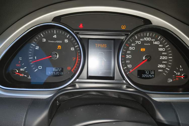 Used Audi Q7 2013 35 TFSI Comfort Model Instrument Cluster
