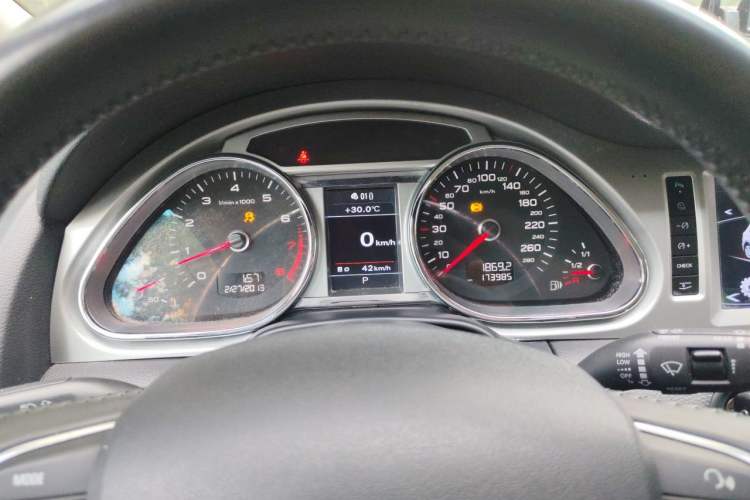 Used Audi Q7 2013 35 TFSI Ambition Edition Instrument Cluster
