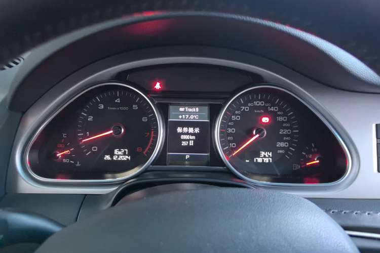 Used Audi Q7 2013 40 TFSI Technology Edition Instrument Cluster