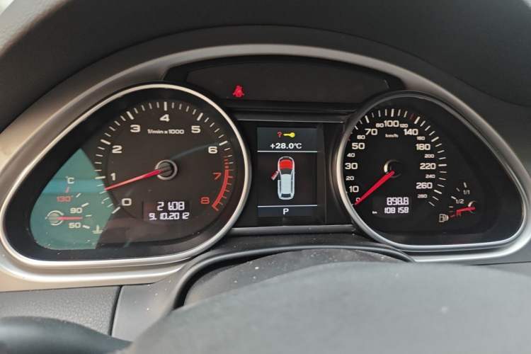 Used Audi Q7 2013 35 TFSI Technology Edition Instrument Cluster