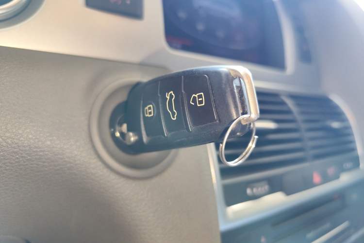Used Audi Q7 2013 35 TFSI Technology Edition Interior 1