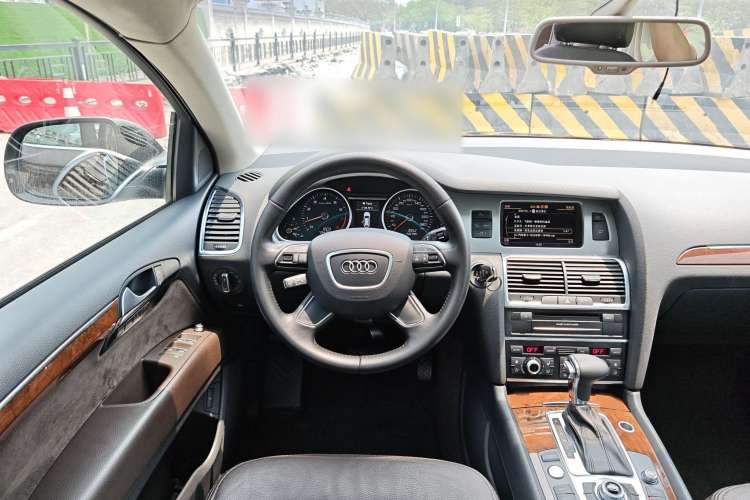 Used Audi Q7 2013 35 TFSI Ambition Edition Interior 3