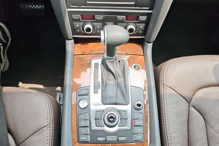 Used Audi Q7 2013 35 TFSI Ambition Edition Interior 5