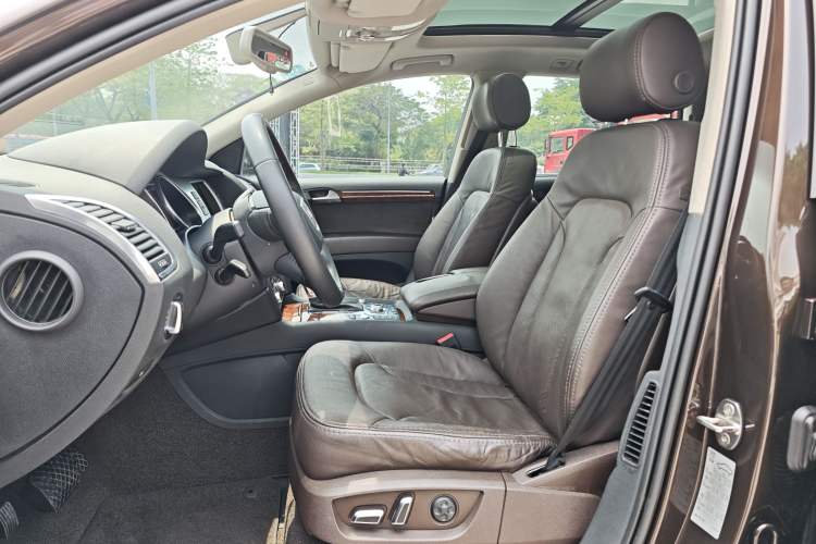 Used Audi Q7 2013 35 TFSI Ambition Edition Interior 6
