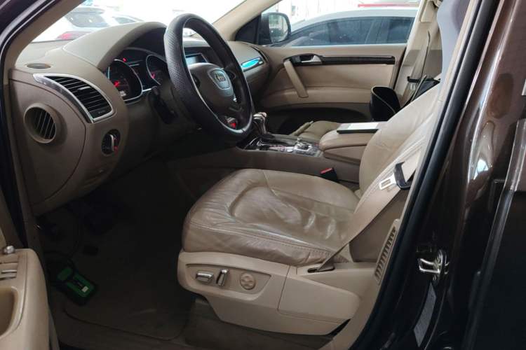 Used Audi Q7 2013 35 TFSI Ambition Edition Left Front Seat