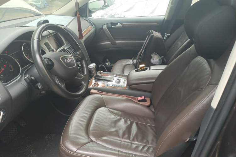 Used Audi Q7  Left Front Seat