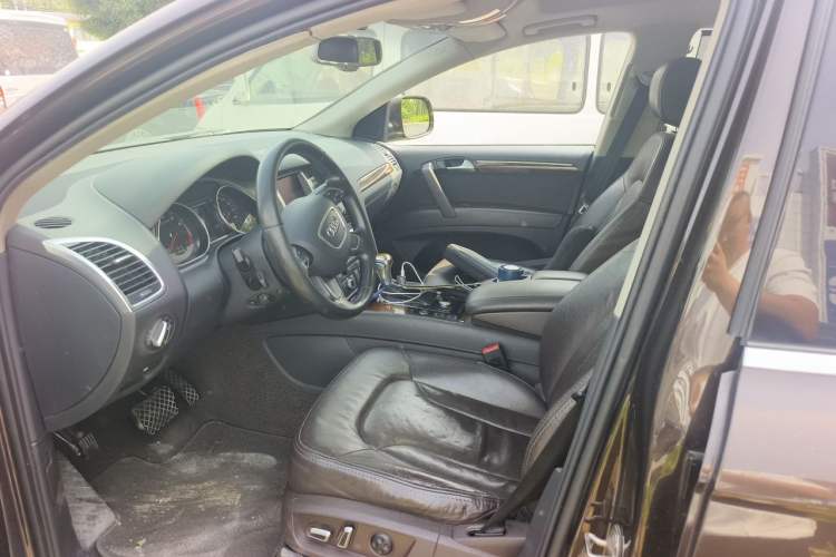 Used Audi Q7 2013 35 TFSI Comfort Model Left Front Seat