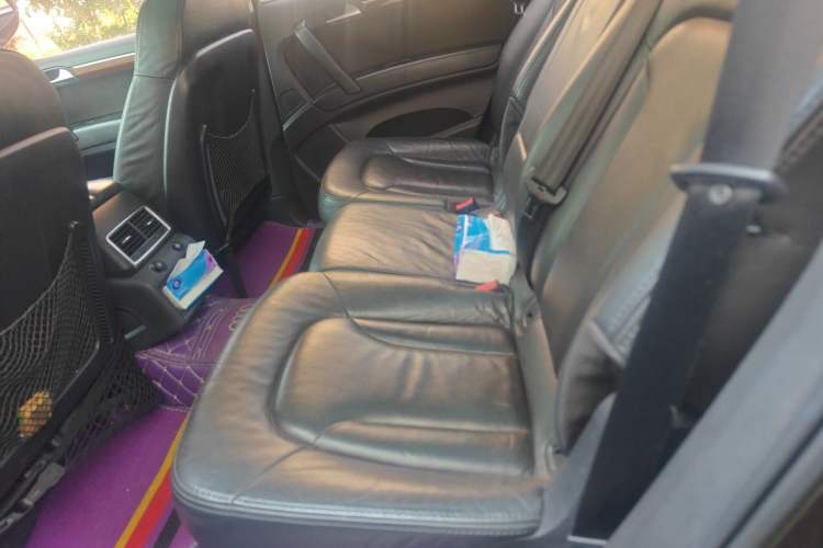 Used Audi Q7 2013 35 TFSI Ambition Edition Left Rear Seat