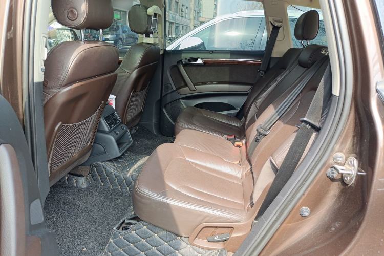 Used Audi Q7 2013 35 TFSI Ambition Edition Left Rear Seat