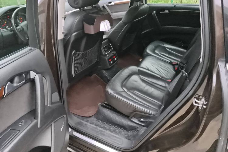 Used Audi Q7 2013 35 TFSI Comfort Model Left Rear Seat
