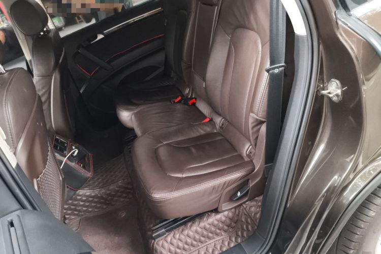 Used Audi Q7 2013 35 TFSI Ambition Edition Left Rear Seat