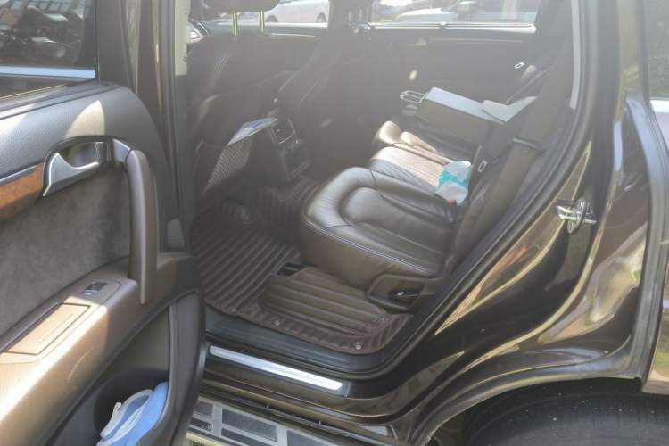 Used Audi Q7 2013 35 TDI Leading Model Left Rear Seat