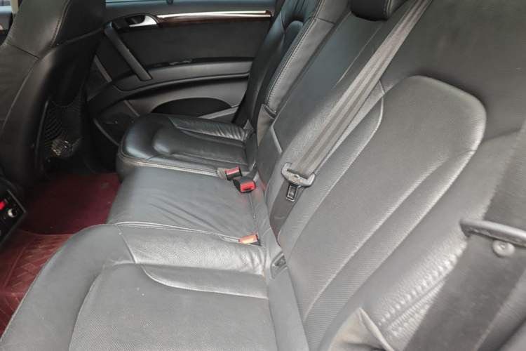 Used Audi Q7 2013 35 TFSI Technology Edition Left Rear Seat