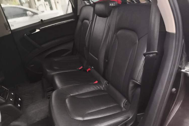 Used Audi Q7 2013 35 TDI Leading Model Left Rear Seat