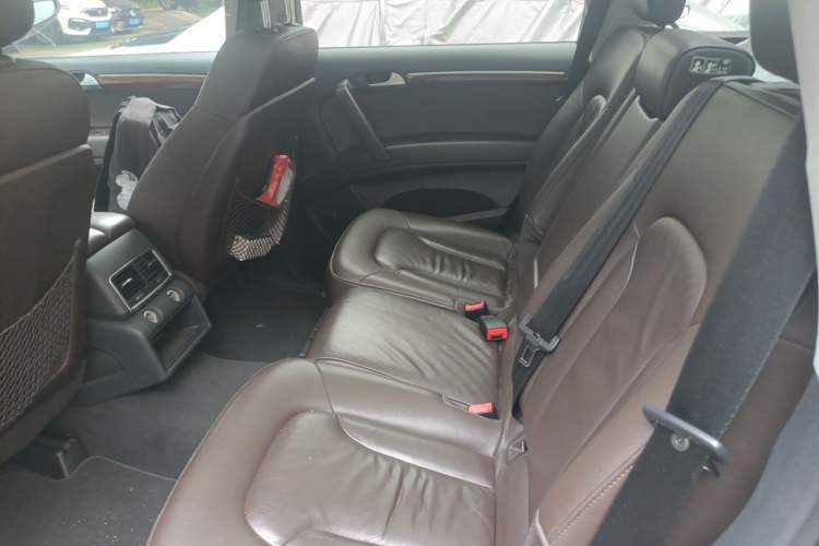 Used Audi Q7  Left Rear Seat