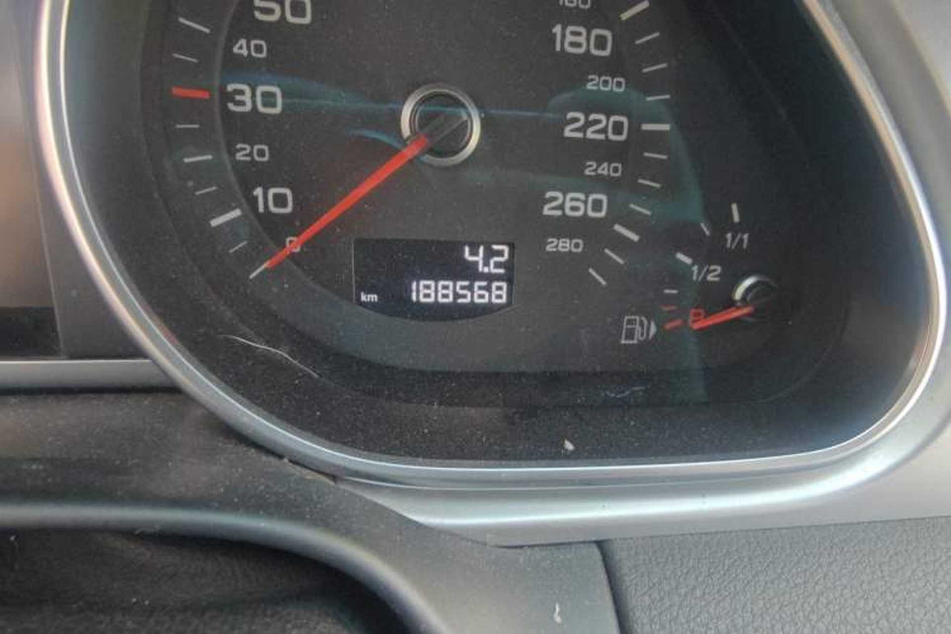 Used Audi Q7 2013 35 TFSI Ambition Edition Odometer Close Up