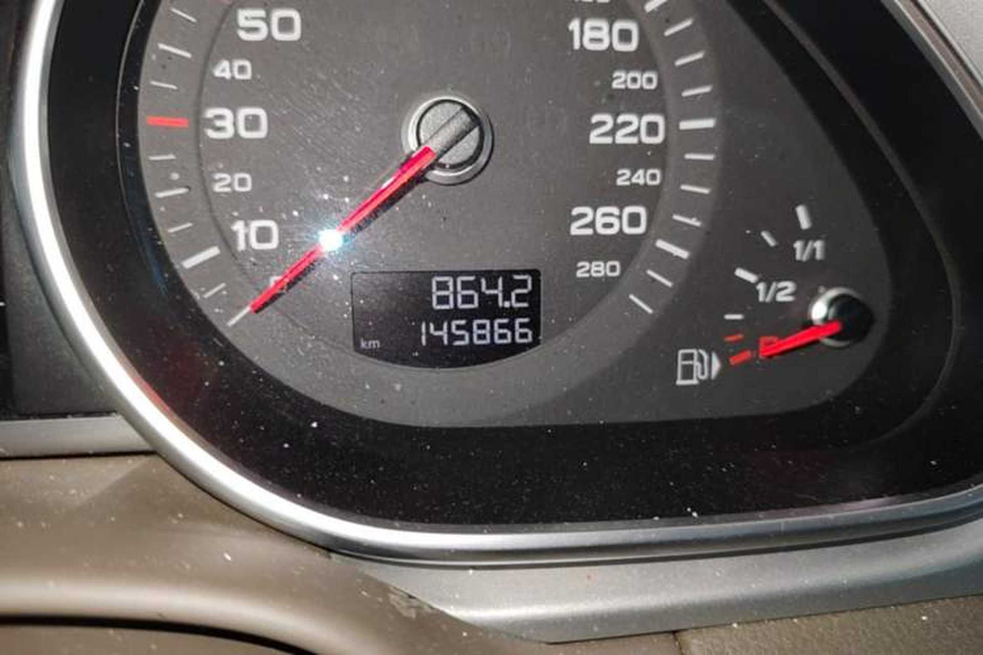 Used Audi Q7 2013 35 TFSI Ambition Edition Odometer Close Up