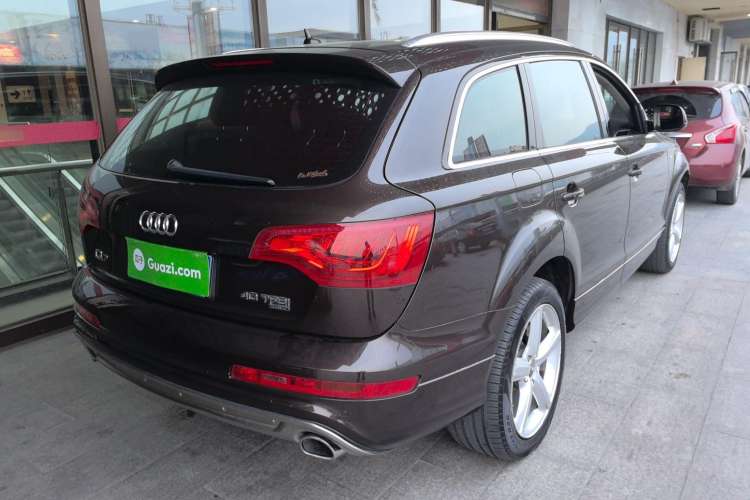 Used Audi Q7 2013 40 TFSI Technology Edition Rear Right 45 Deg