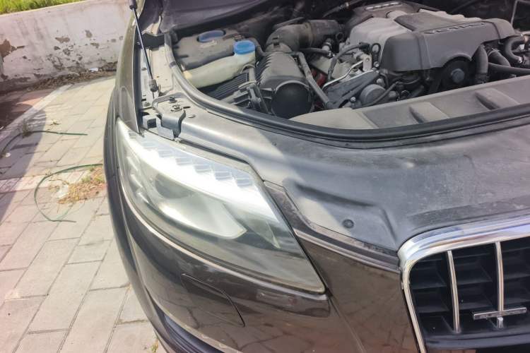 Used Audi Q7 2013 35 TFSI Comfort Model Right Front Headlight