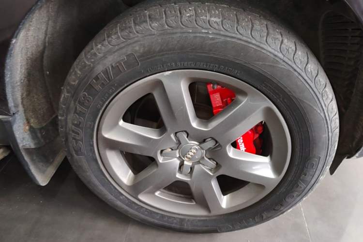 Used Audi Q7 2013 35 TFSI Ambition Edition Right Front Wheel Hub