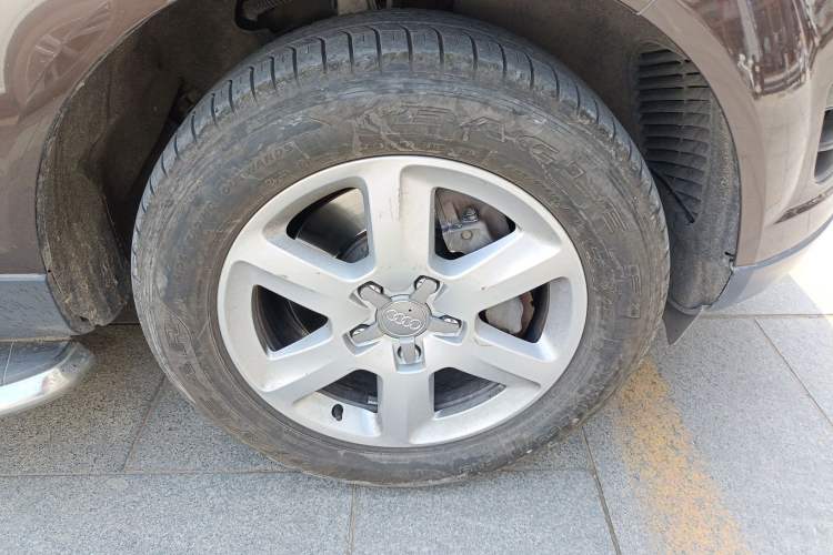 Used Audi Q7 2013 35 TFSI Ambition Edition Right Front Wheel Hub