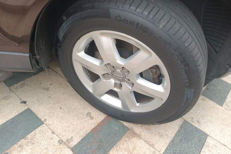 Used Audi Q7 2013 35 TFSI Ambition Edition Right Front Wheel Hub