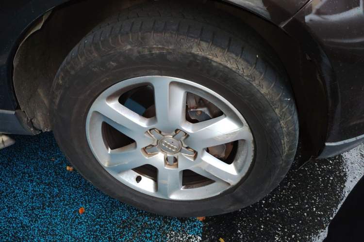 Used Audi Q7 2013 35 TFSI Ambition Edition Right Front Wheel Hub