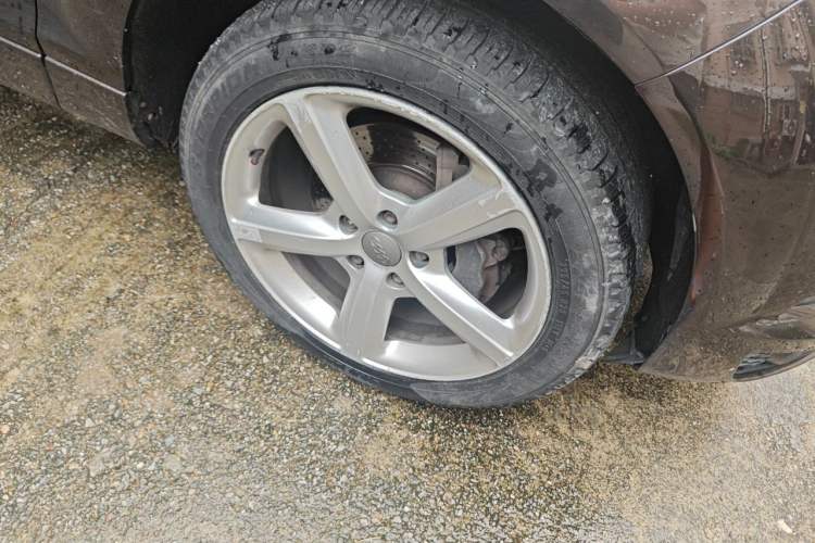 Used Audi Q7 2013 35 TFSI Technology Edition Right Front Wheel Hub