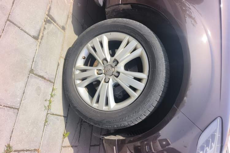 Used Audi Q7 2013 35 TFSI Comfort Model Right Front Wheel Hub