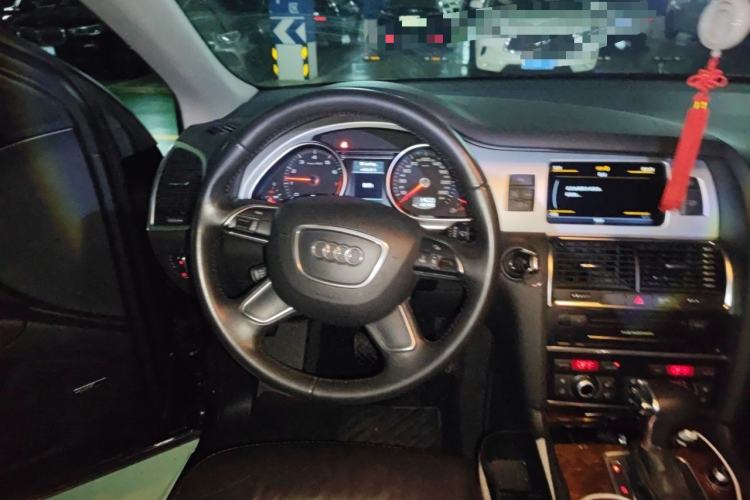 Used Audi Q7 2013 35 TFSI Ambition Edition Steering Wheel