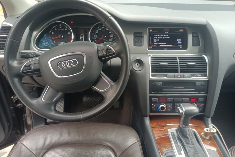 Used Audi Q7 2013 35 TFSI Ambition Edition Steering Wheel