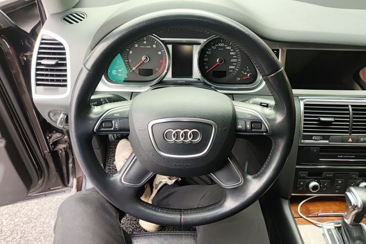 Used Audi Q7 2013 35 TFSI Technology Edition Steering Wheel