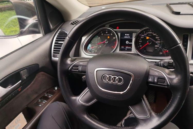 Used Audi Q7 2013 35 TFSI Ambition Edition Steering Wheel