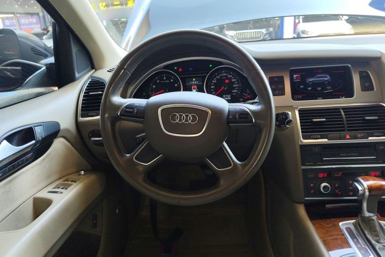 Used Audi Q7 2013 35 TFSI Technology Edition Steering Wheel