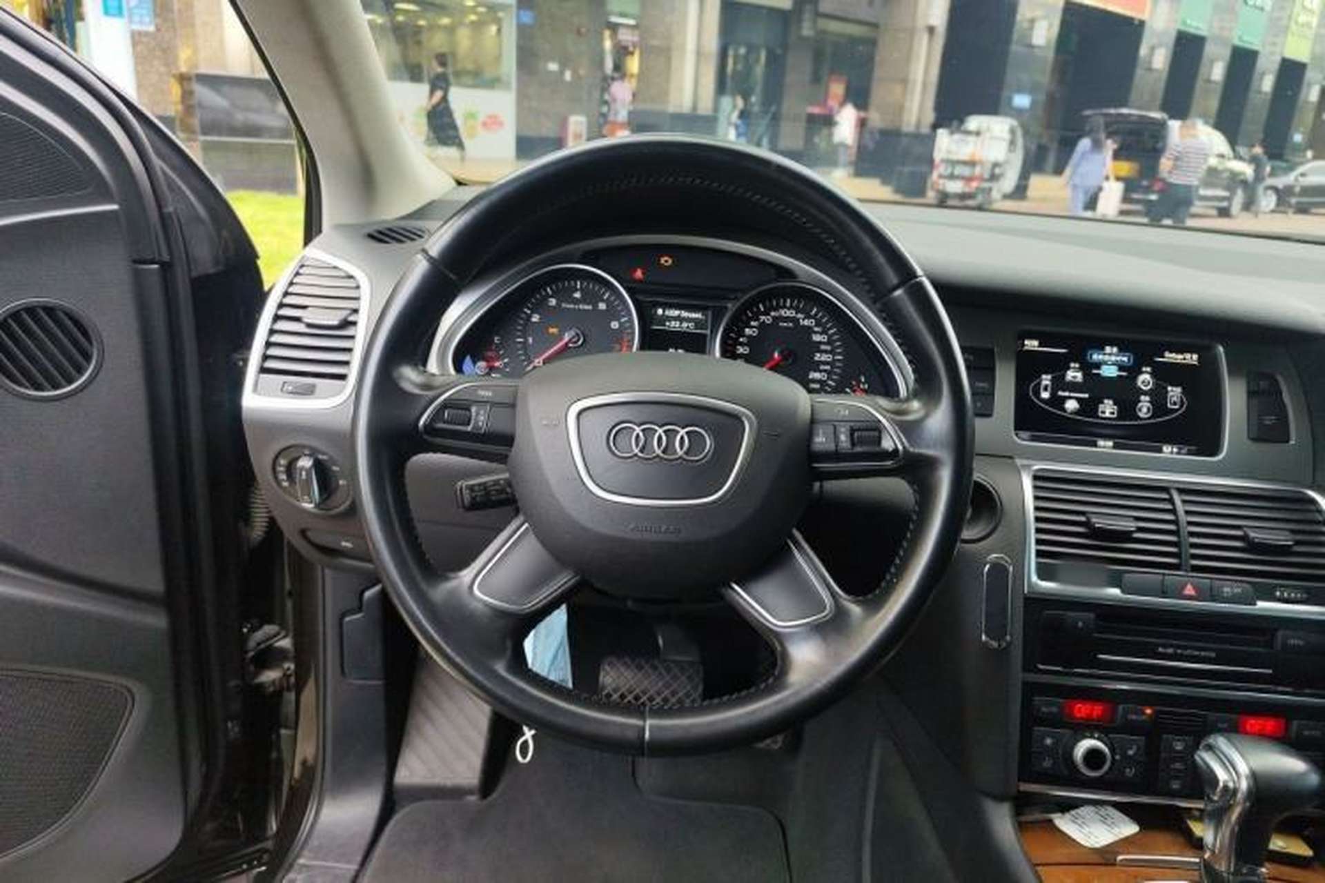 Used Audi Q7 2013 35 TFSI Ambition Edition Steering Wheel