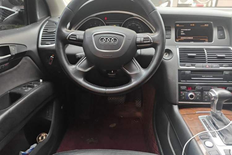 Used Audi Q7 2013 35 TFSI Technology Edition Steering Wheel
