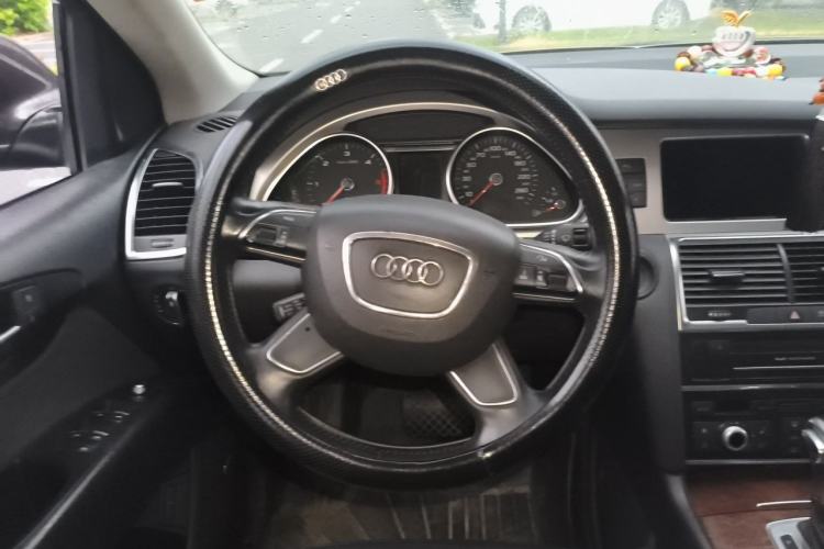 Used Audi Q7 2013 35 TDI Leading Model Steering Wheel