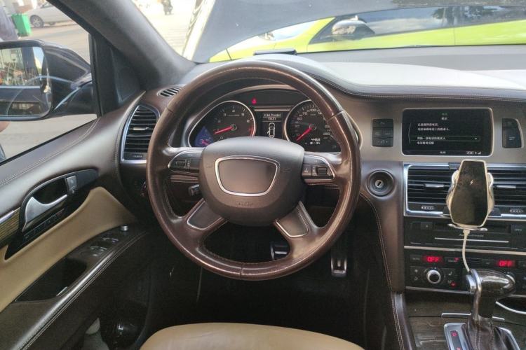 Used Audi Q7 2013 35 TFSI Exclusive Edition Steering Wheel