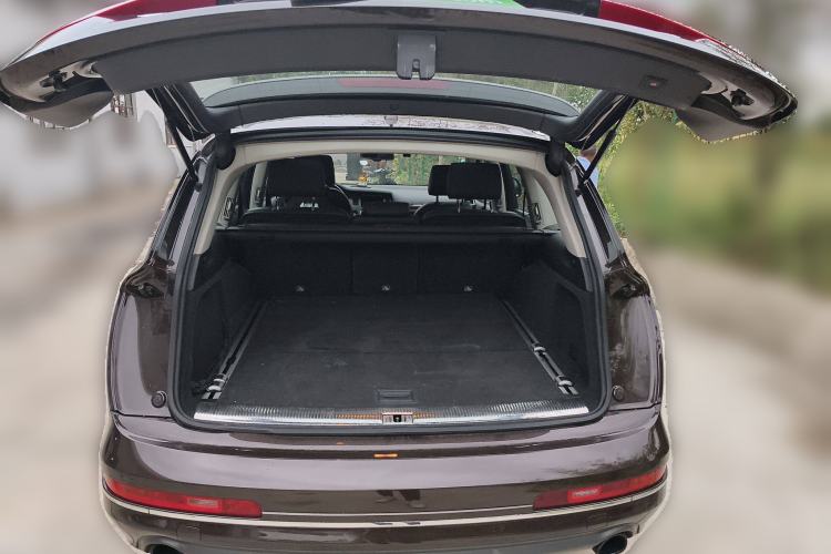 Used Audi Q7 2013 35 TFSI Comfort Model Trunk