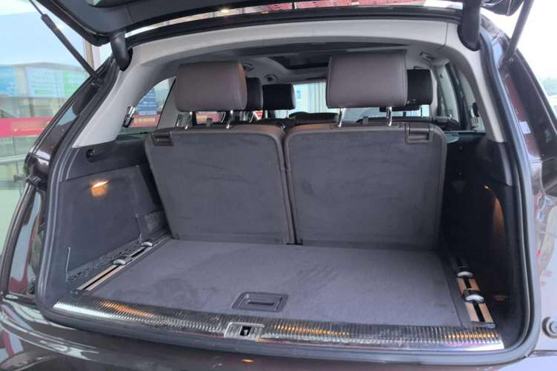Used Audi Q7 2013 40 TFSI Technology Edition Trunk