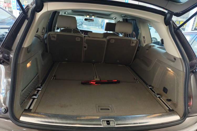 Used Audi Q7 2013 35 TFSI Technology Edition Trunk