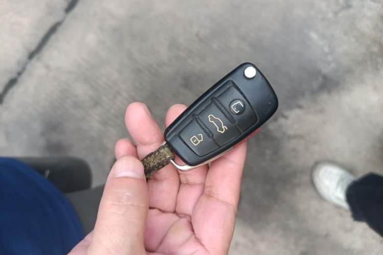 Used Audi Q7  Vehicle Key