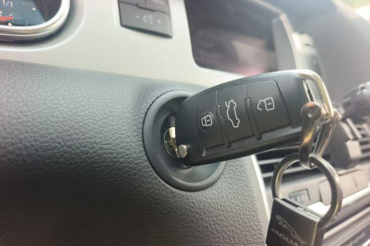 Used Audi Q7 2013 35 TFSI Comfort Model Vehicle Key