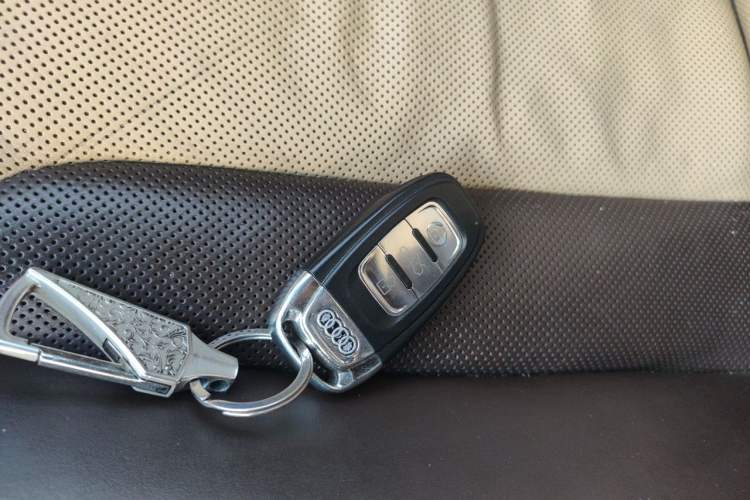 Used Audi Q7 2013 35 TFSI Exclusive Edition Vehicle Key