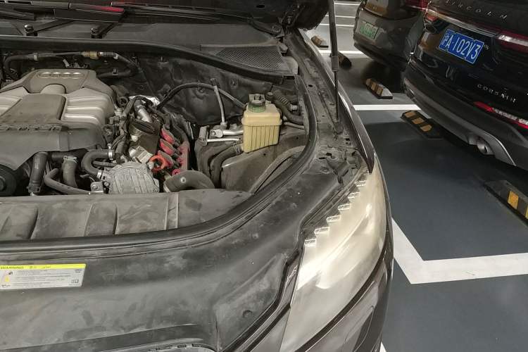 Used Audi Q7 2013 35 TFSI Technology Edition Engine Bay Left