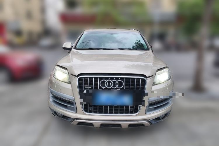 Used Audi Q7  Front